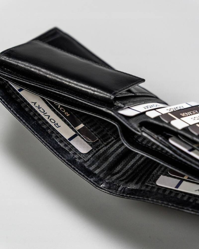 Elegancki skórzany portfel męski Rovicky z RFID