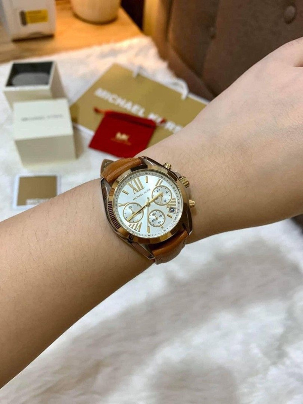 Zegarek MICHAEL KORS MK2961. Kwarcowy, Kolor biały. Kobieta.