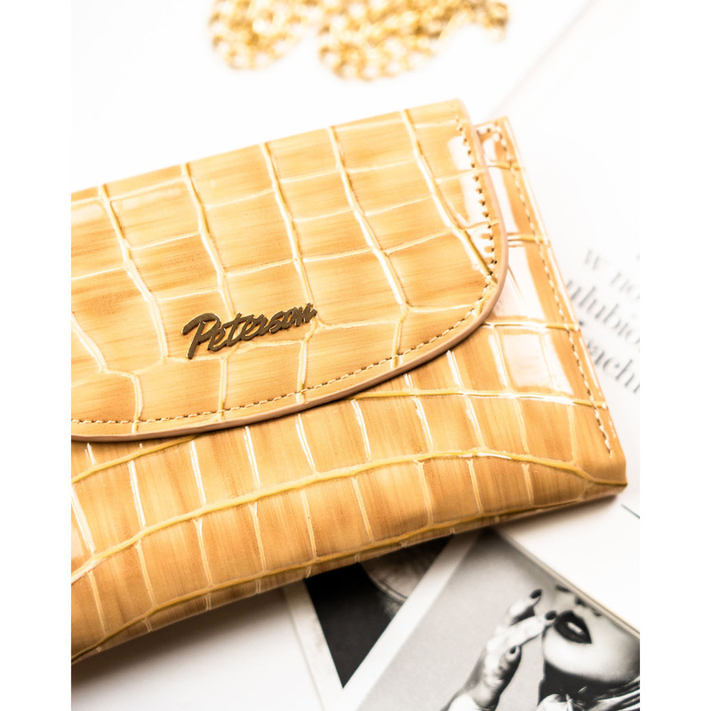 Beżowy portfel damski ze skóry ekologicznej z tłoczeniem na wzór skóry krokodyla - Peterson