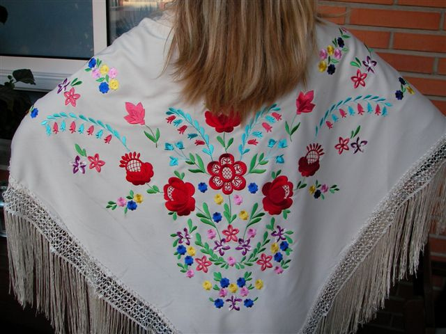 Dodatek FLAMENCO PGM3933. SHAWL, Kolor . Kobieta.