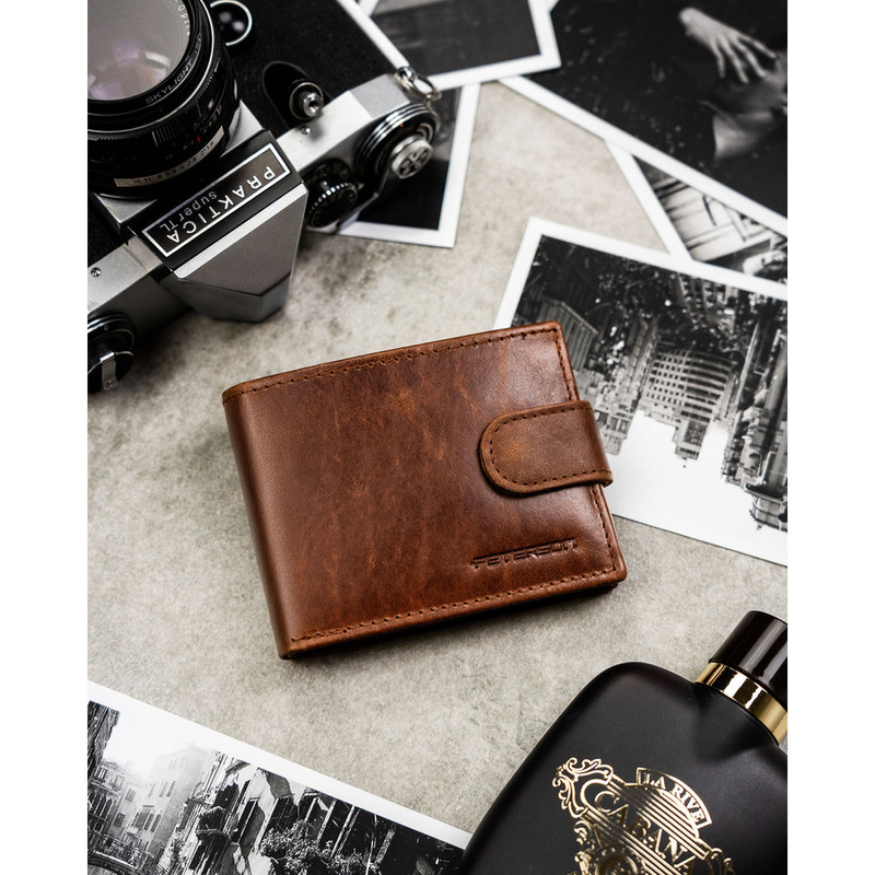 Skórzany, jasnobrązowy portfel męski zamykany na zatrzask - Peterson