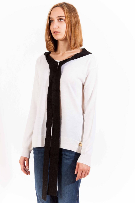 BIAŁY SWETER LOVE MOSCHINO DAMSKI