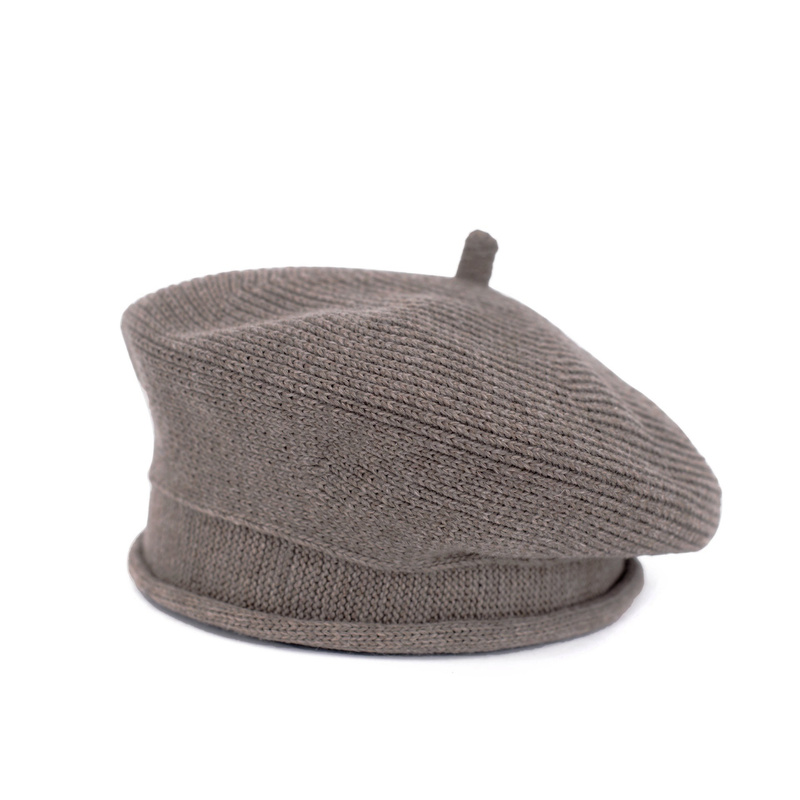 Beret Niebanalny