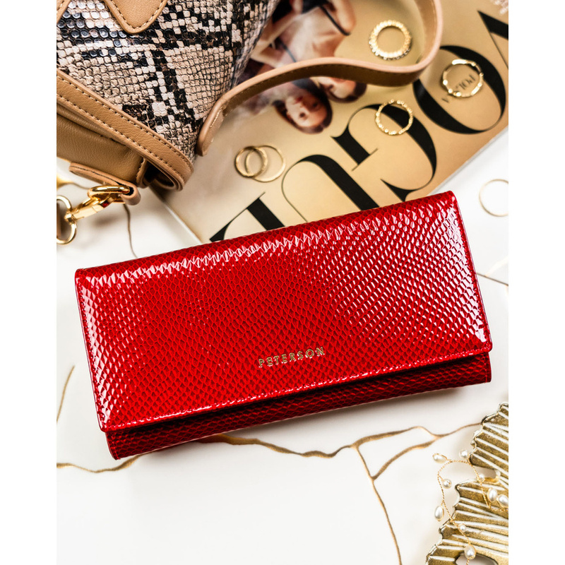 Czerwony, skórzany portfel damski ze wzorem imitującym gadzią skórę - Peterson