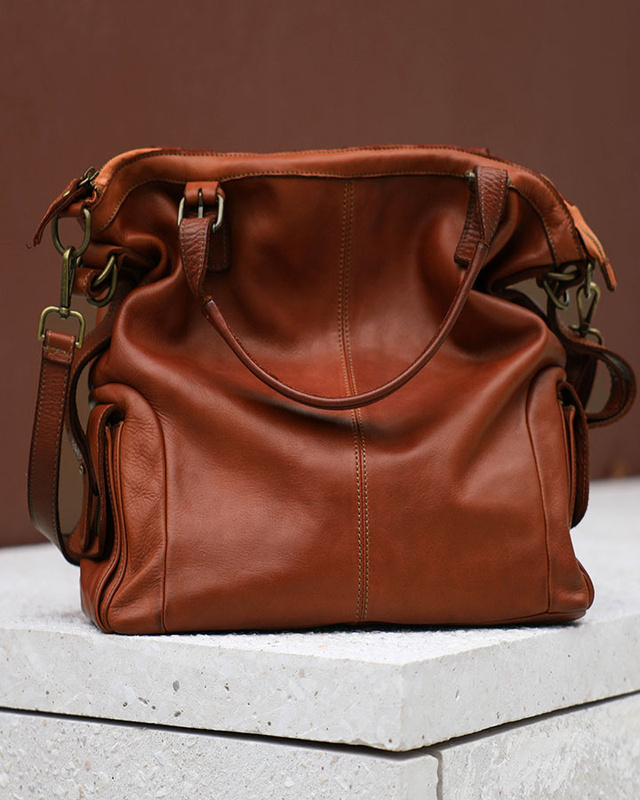 MARCO MAZZINI Miejska torba skórzana z regulowaną rączką old leather handmade camel