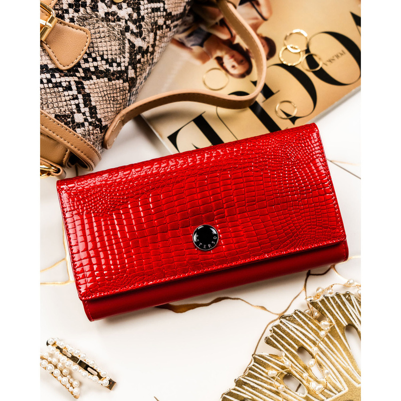 Duży portfel damski ze skóry naturalnej w czerwonym kolorze zamykany na zatrzask - Peterson