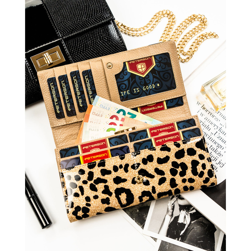 Złoty, duży portfel damski ze skóry ekologicznej i naturalnej w cętki, zamykany zatrzaskiem - Peterson