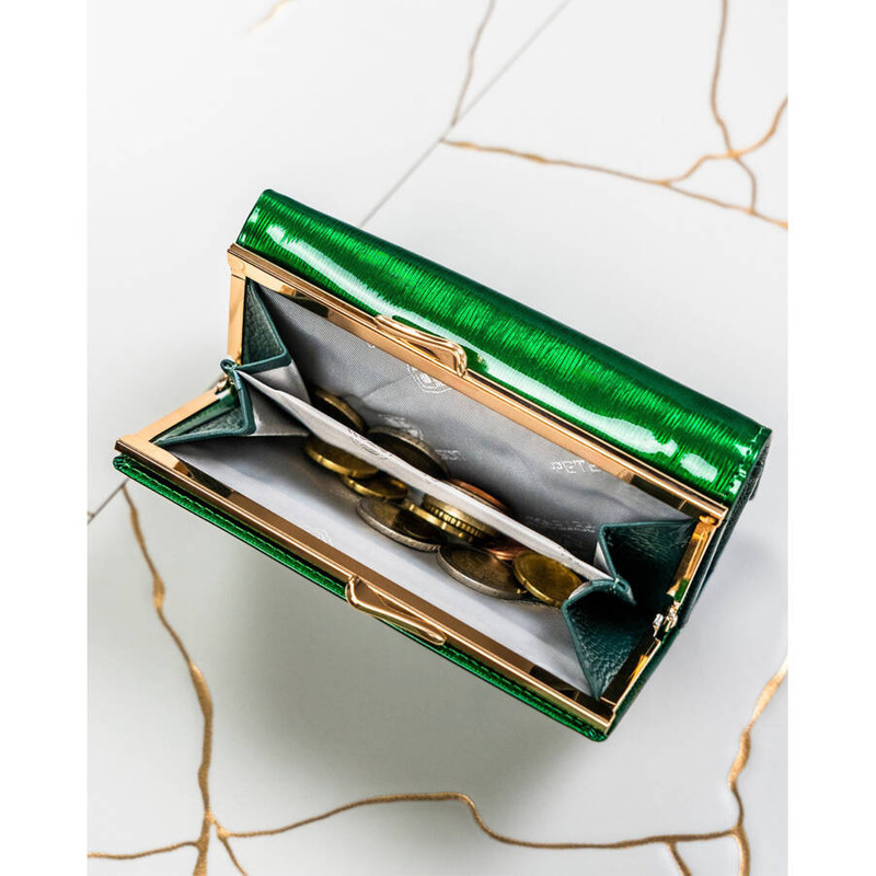 Skórzany damski portfel Peterson PTN 55020-SH