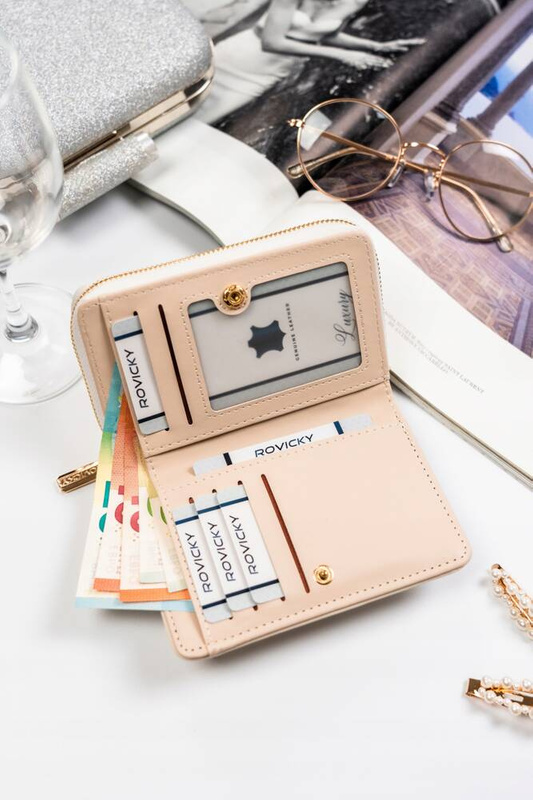 Damska kompaktowa pikowana portmonetka od Rovicky