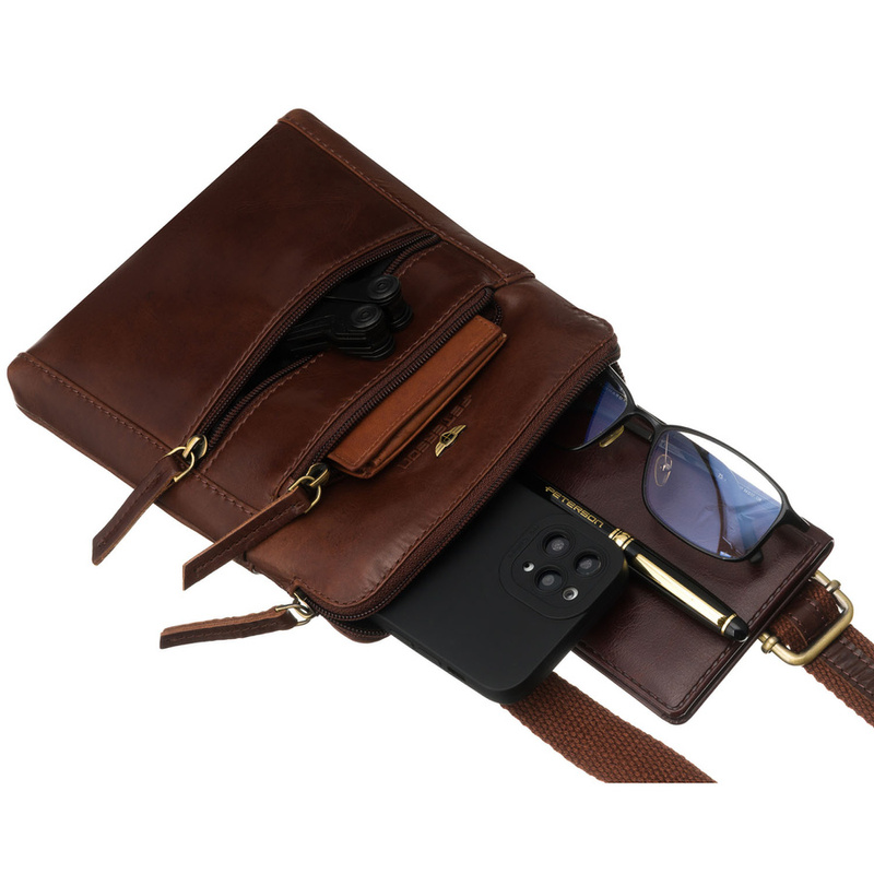 Elegancka, skórzana listonoszka męska w brązowym kolorze zamykana suwakiem - Peterson