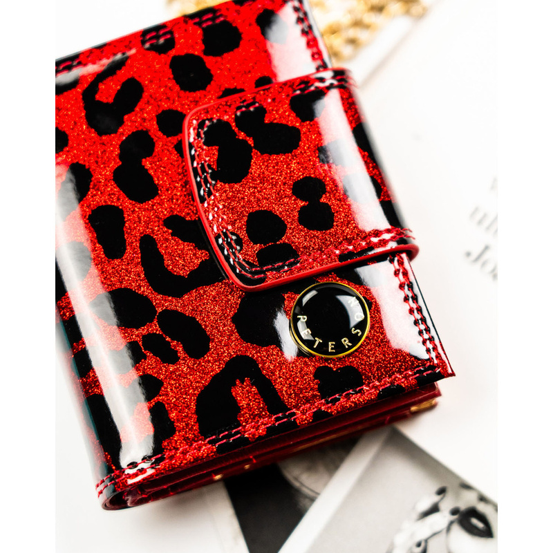 Mały portfel damski ze skóry ekologicznej i naturalnej w czerwonym kolorze - Peterson