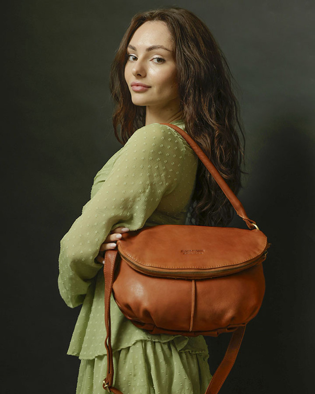 Torebka na ramię listonoszka duża skórzana - MARCO MAZZINI brąz camelowy