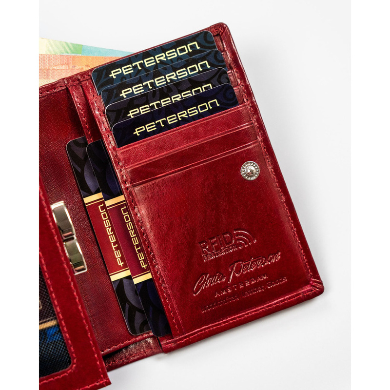 Klasyczny, skórzany portfel damski w czerwonym kolorze zamykany zatrzaskiem i biglem - Peterson
