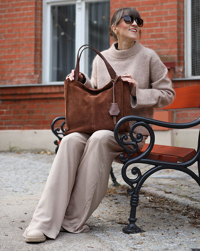 Brązowa torba zamszowa ze skóry typu shopper - MARCO MAZZINI