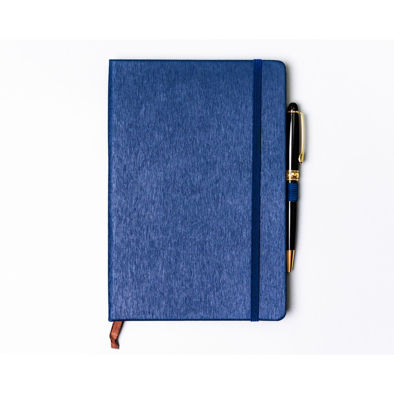 Granatowy notes w formacie A5 zadrukowany w linie - Peterson