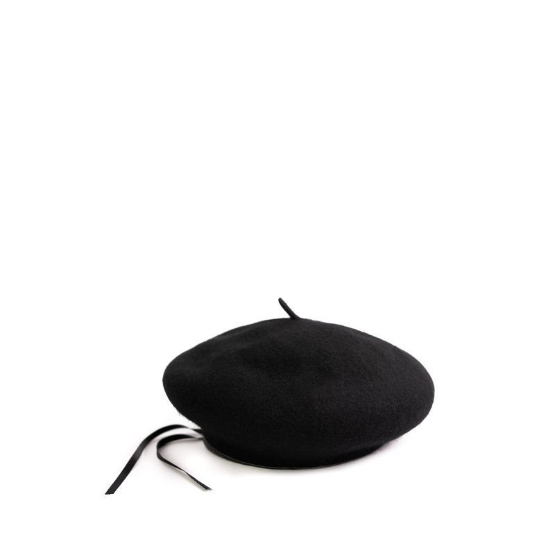 Beret Holt