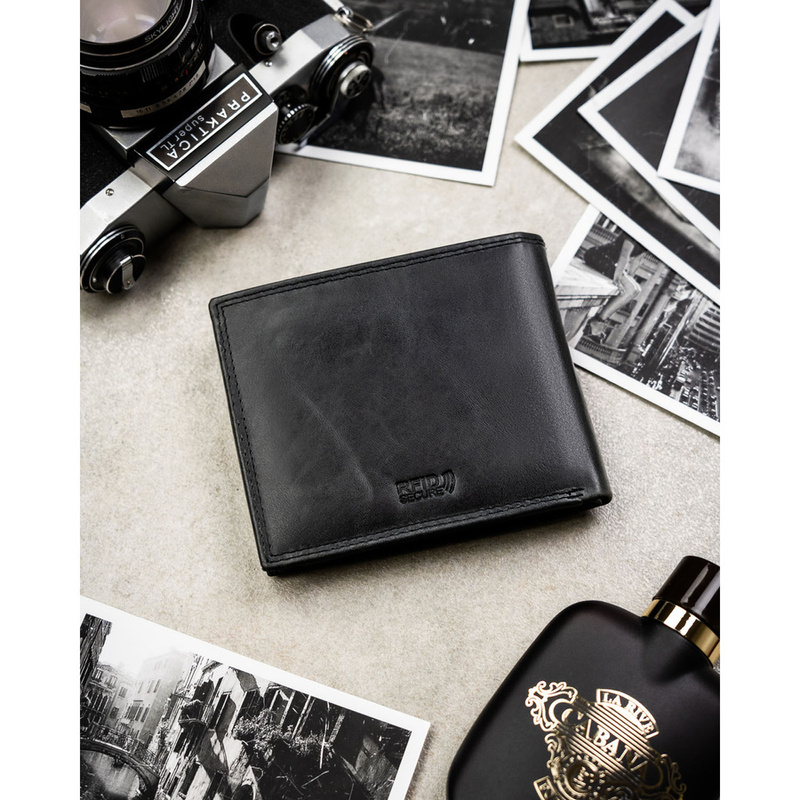 Duży, skórzany portfel męski w czarnym kolorze wyposażony w system RFID - Peterson