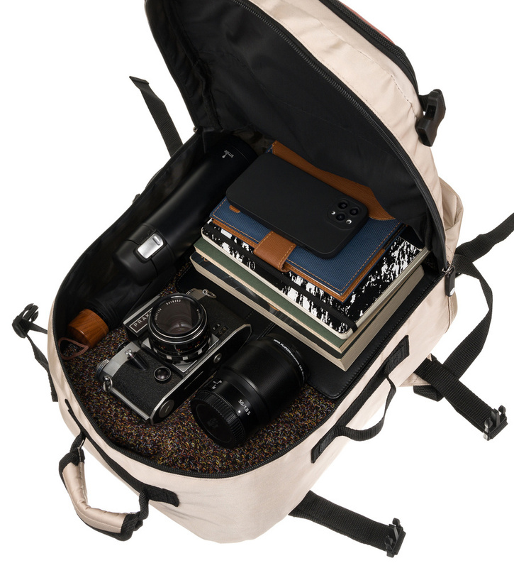 Pojemny, podróżny plecak kabinowy z portem USB - Peterson