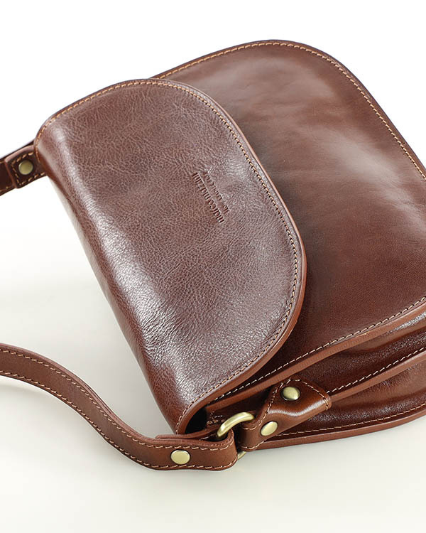 Skórzana torebka saddle bag półksiężyc sztywna skóra - MARCO MAZZINI brązowa