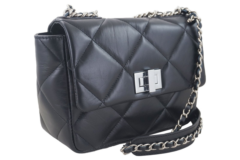 Torebka skórzana pikowana na łańcuszku - Czarna