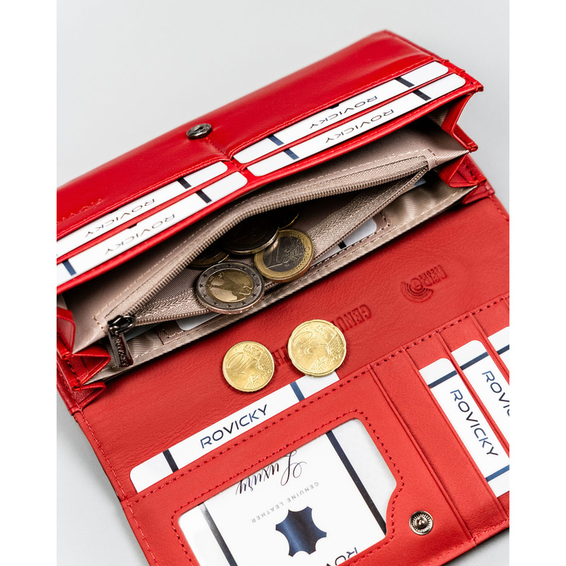 Portfel damski ze skóry naturalnej i ekologicznej w czerwonym kolorze, zamykany na zatrzask i bigiel - Rovicky