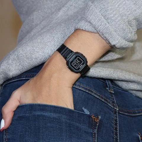 ZEGAREK DZIECIĘCY CASIO LA-20WH-1AEF + BOX