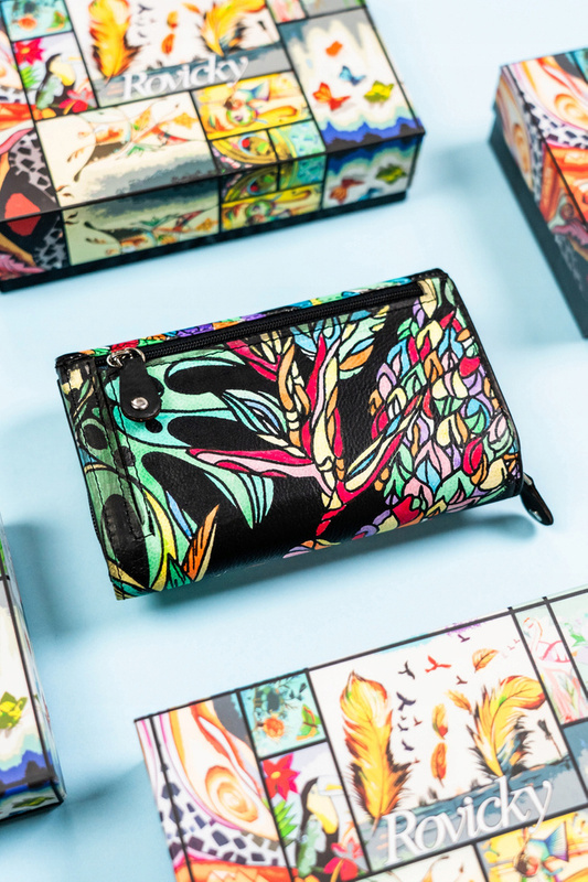 Rovicky Pojemny skórzany portfel damski na zatrzask roślinny wzór