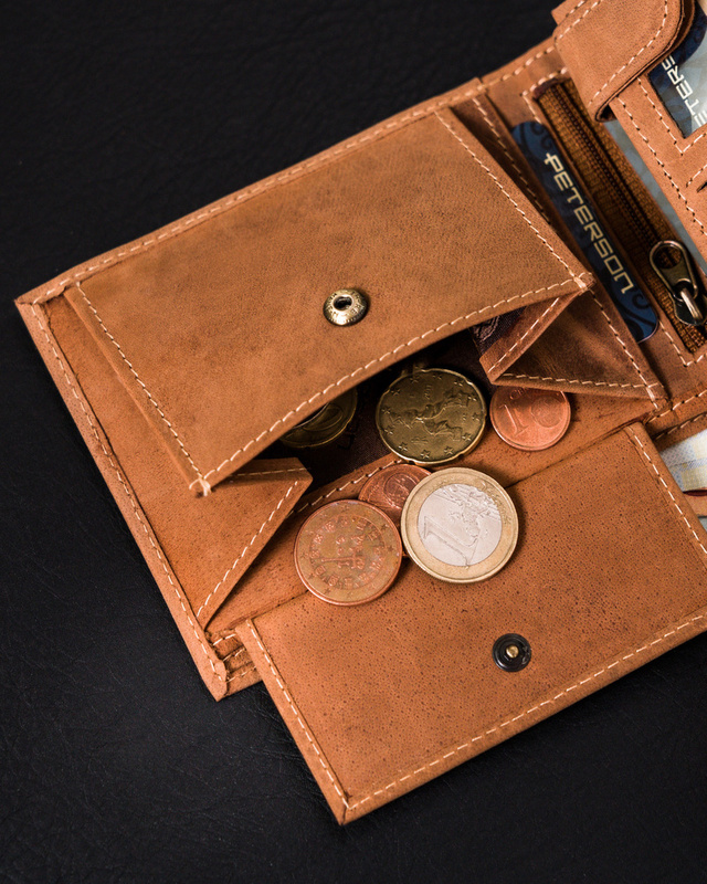 Skórzany męski portfel Peterson PTN 304 2-1-5