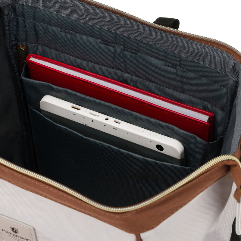 Beżowo-brązowy plecak damski z poliestru z miejscem na laptopa - Peterson