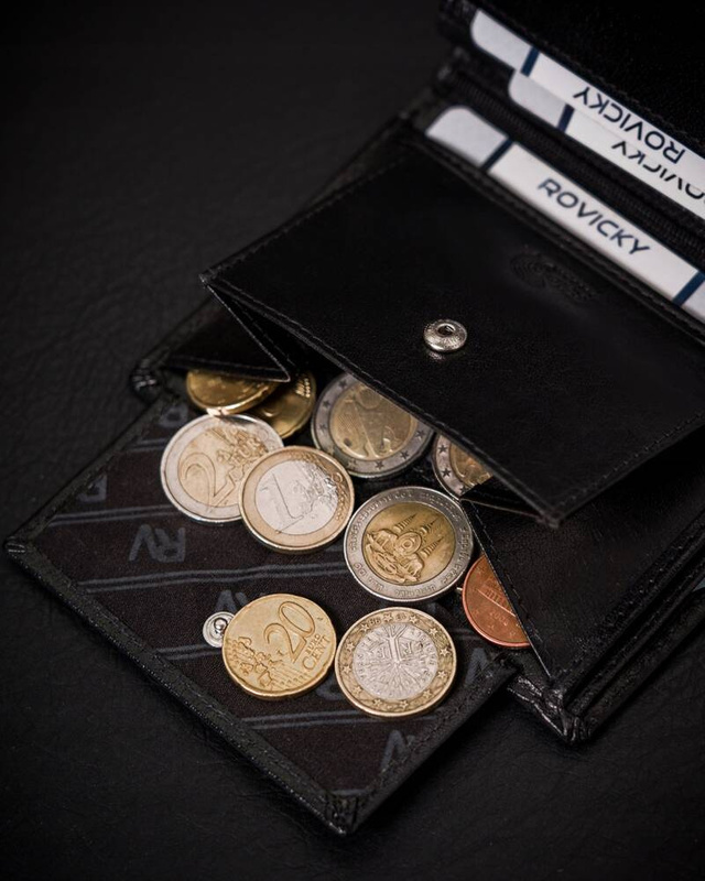 Skórzany męski klasyczny portfel z RFID od Rovicky