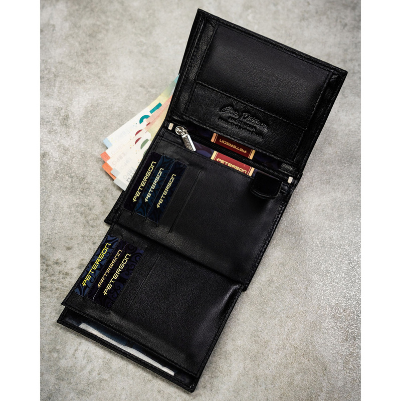 Zestaw prezentowy: skórzany, pionowy portfel męski w czarnym kolorze bez zapięcia i czarny pasek ze skóry ekologicznej - Peterson