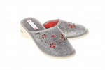 Wójciak Podhale damskie domowe kapcie filcowe kwiatowy haft zabudowane