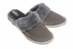 Pantofle damskie Wójciak, klin o wysokości 2,5 cm , ciepłe i wygodne. Model 192