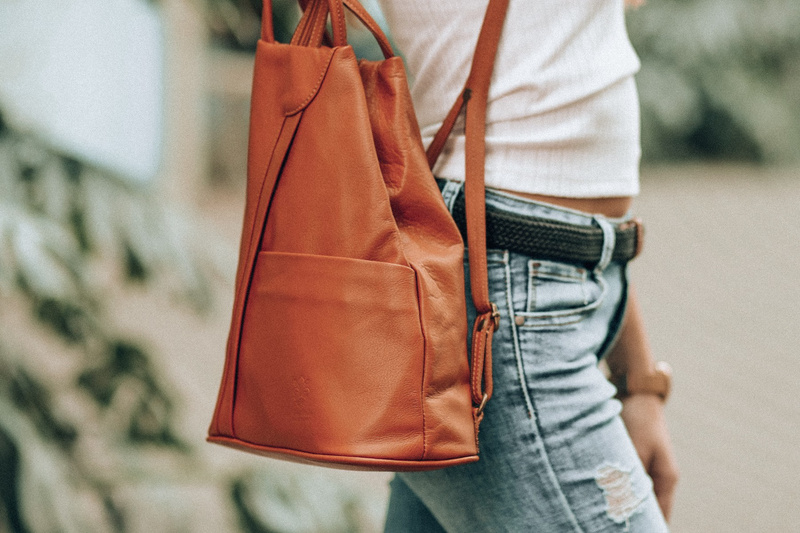 Włoski Plecak Skórzany damski mały Vera Pelle jasno-szary T52