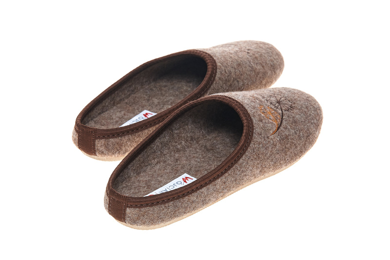 Bambosze damskie bez pięt cappuccino filc 100%