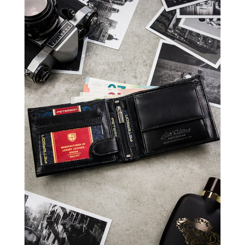Elegancki, czarny portfel męski ze skóry naturalnej bez zapięcia zewnętrznego - Peterson