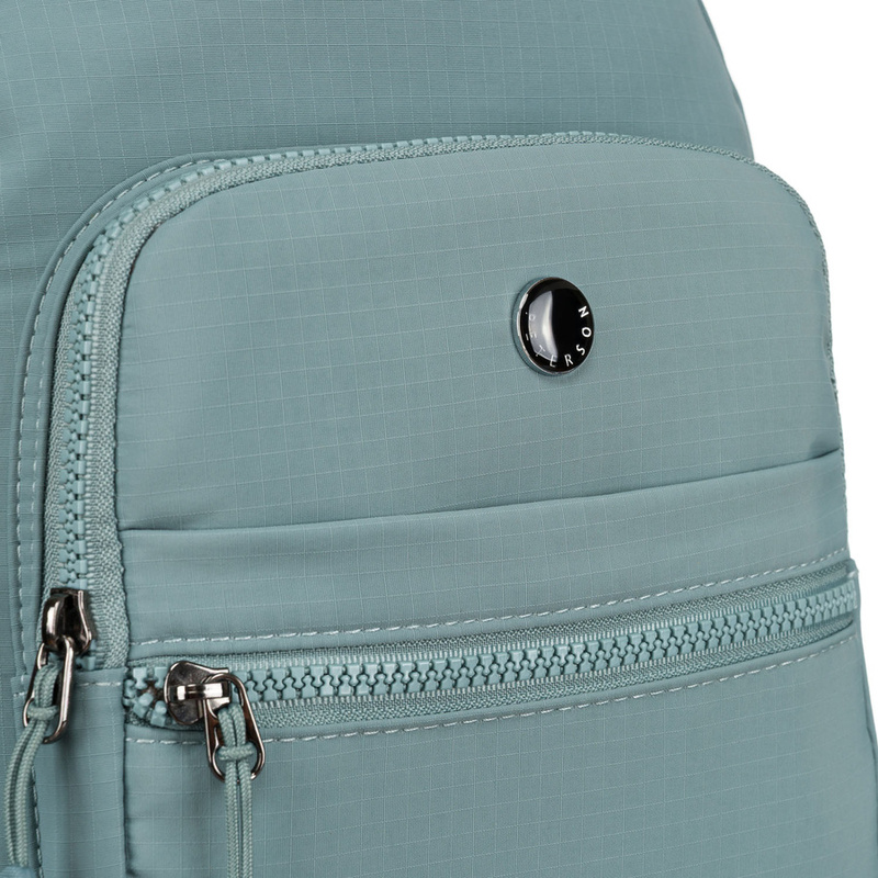 Niebieski, jednokomorowy plecak damski z poliestru wyposażony w osiem dodatkowych kieszeni - Peterson