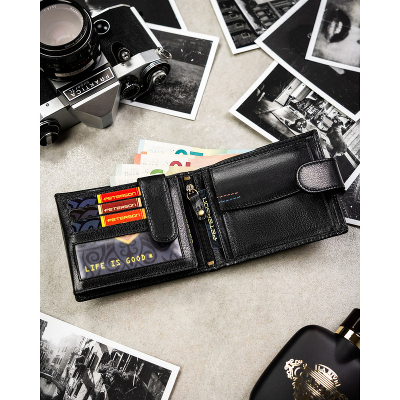 Poziomy portfel męski ze skóry naturalnej w czarnym kolorze w zestawie z brelokiem - Peterson