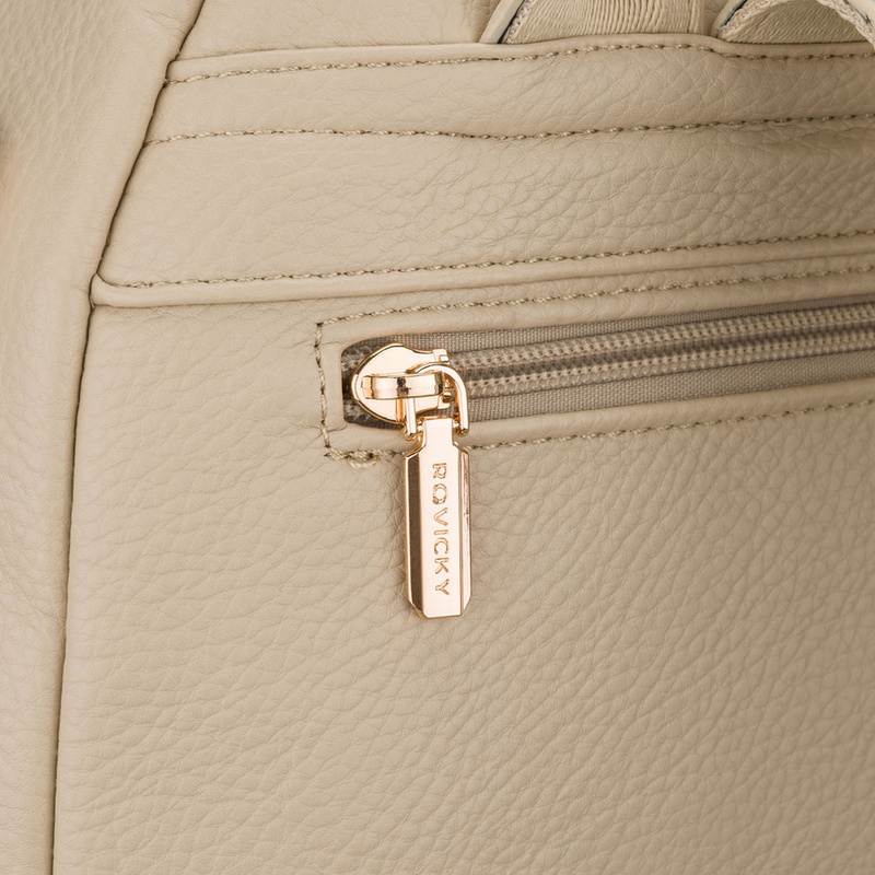 Elegancki plecak damski z bocznymi kieszeniami wykonany ze skóry ekologicznej w beżowym kolorze - Rovicky