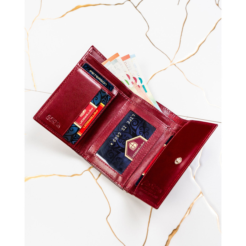 Mały portfel damski ze skóry naturalnej w czerwonym kolorze - Peterson