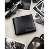 Portfel męski ze skóry naturalnej w czarnym kolorze wyposażony w system RFID, w zestawie z brelokiem - Peterson