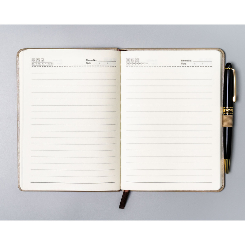 Beżowy notes w formacie B6 zadrukowany w linie, wyposażony w gumkę zamykającą - Peterson