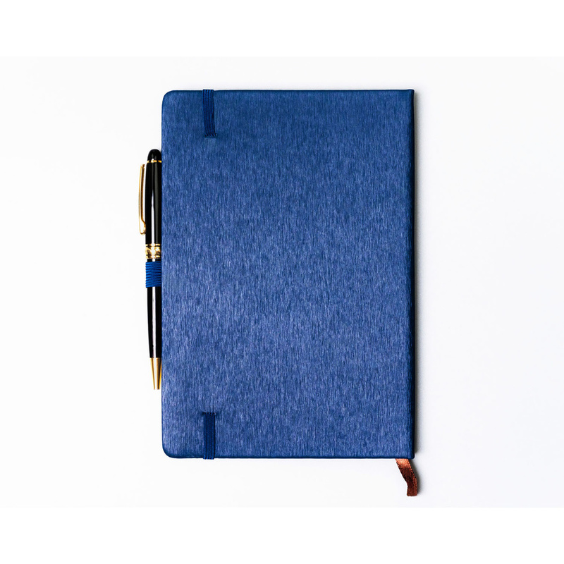 Granatowy notes w formacie A5 zadrukowany w linie - Peterson