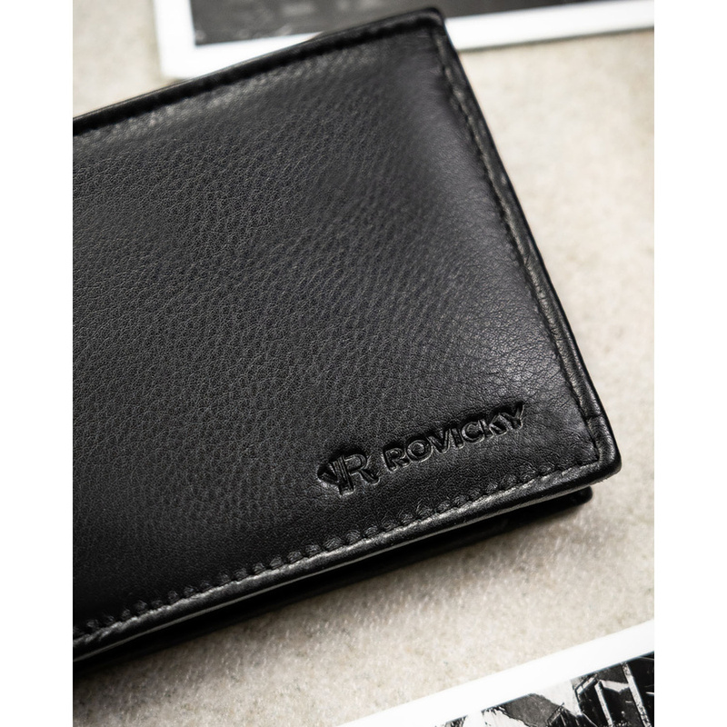 Mały, czarny portfel męski ze skóry naturalnej wyposażony w system RFID - Rovicky
