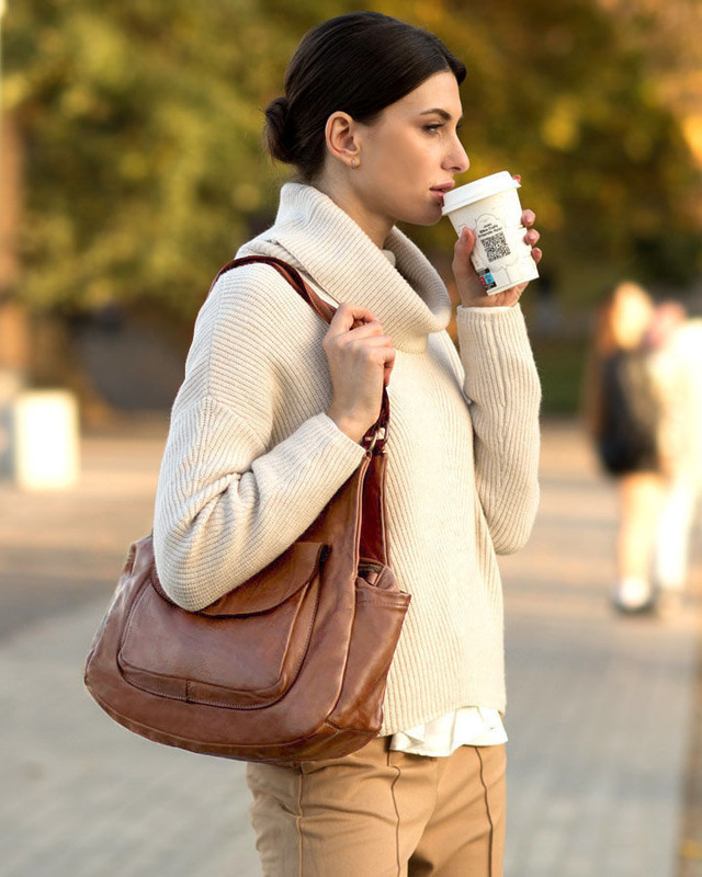 Włoska torebka skórzana z kieszenią z przodu retro bag handmade - MARCO MAZZINI czekoladowy brąz