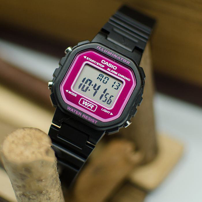 ZEGAREK DZIECIĘCY CASIO LA-20WH-1AEF + BOX