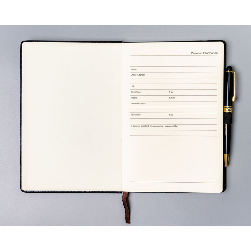 Czarny notes w twardej oprawie formacie A5 zadrukowany w kropki - Peterson