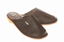 Pantofle męskie Wójciak, klin o wysokości 1,5 cm , najwyższa jakość materiałów. Model 291