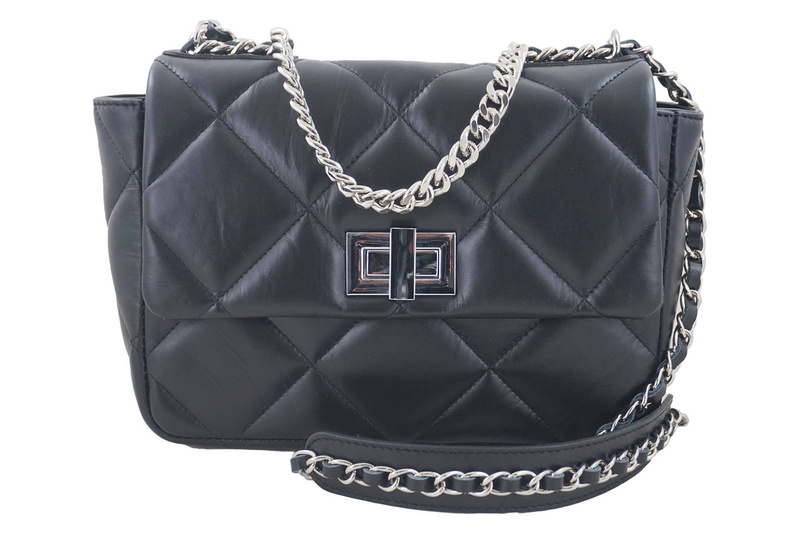 Torebka skórzana pikowana na łańcuszku - Czarna