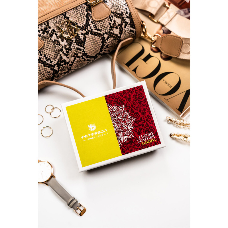 Damski portfel na zatrzask wykonany ze skóry naturalnej z tłoczeniem na wzór skóry krokodyla - Peterson